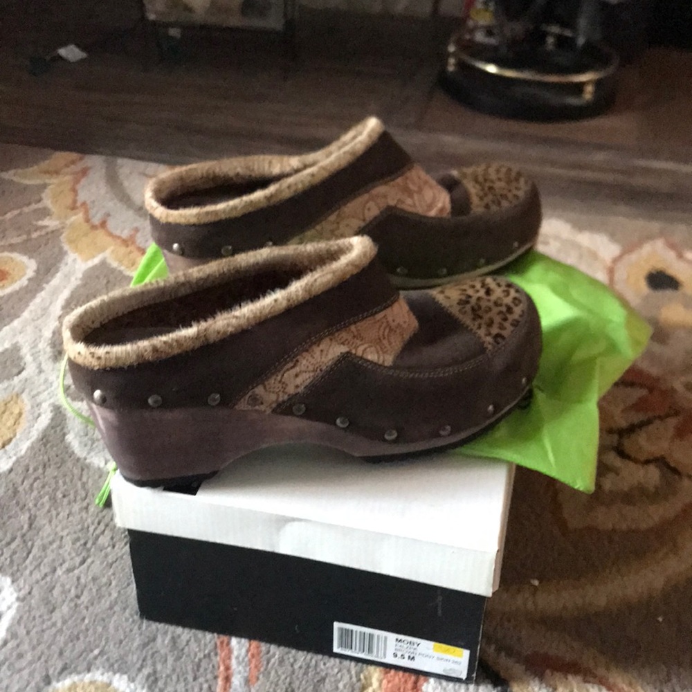 Clogs